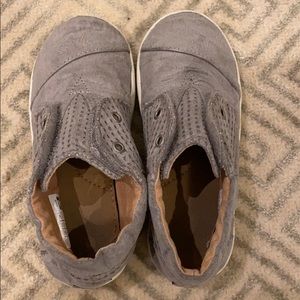 Size 10 boy tom shoes for toddlers